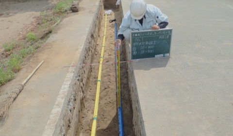 諏訪山地内アパート給水引込工事